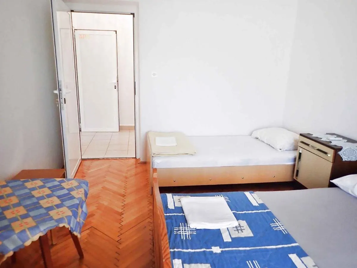 Apartment In Starigrad-Paklenica 6860